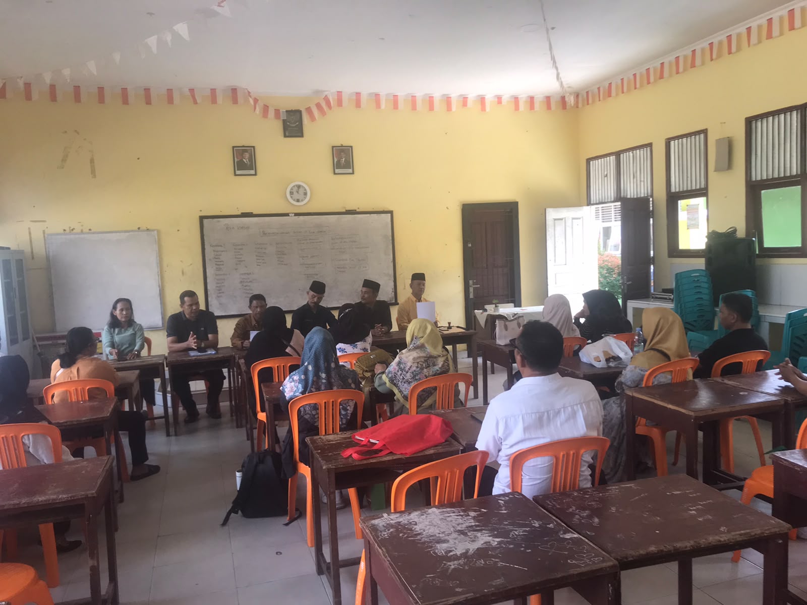 Seragam SMAN 3 Siak Hulu Jadi Sorotan, Komite Klarifikasi: Anggaran Disepakati Rp1,6 Juta