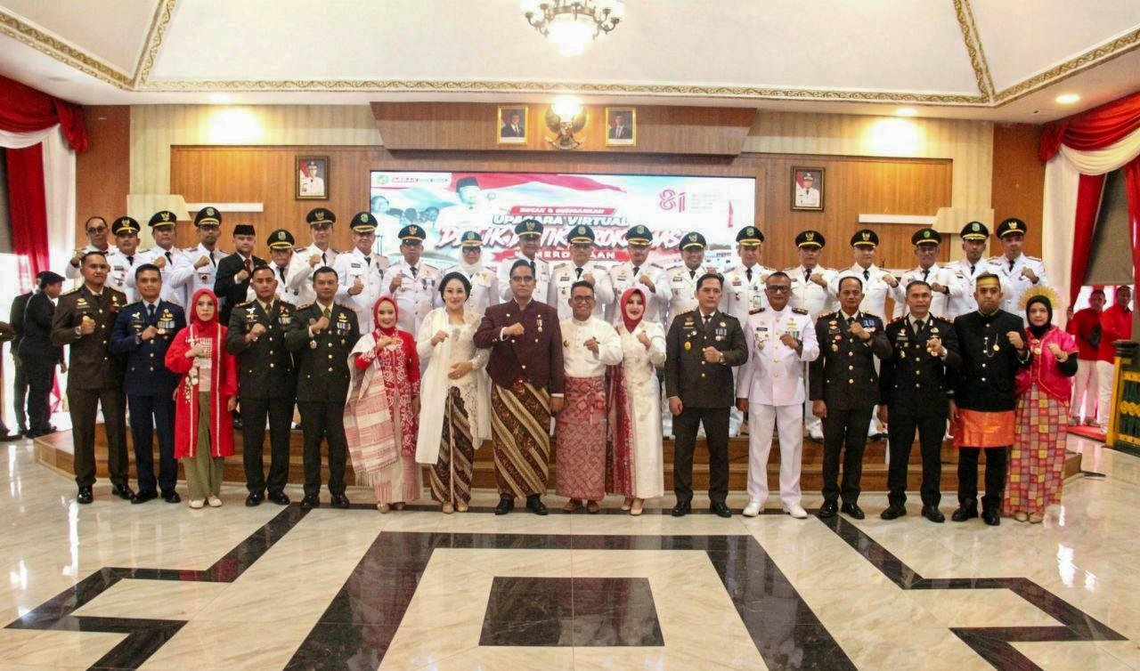 Peringati HUT Ke-81 RI, Dandim 0201/Medan Ikuti Upacara Detik-Detik Proklamasi Secara Live Streaming di Pendopo Rumah Dinas Walikota Medan