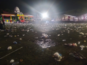 Hari Pertama Pacu Jalur, Himbauan: Jangan Buang Sampah Sembarangan, Kasihan Petugas Kebersihan Kita