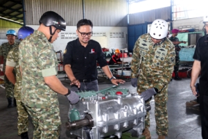 KAS KORMAR DAMPINGI KABAHARWATHAN KEMHAN PASTIKAN KESIAPAN RANPUR TANK PT-76 M