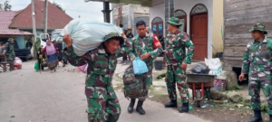 Antisipasi Erupsi Sinabung, Kodam I/BB Bantu Warga Kuta Tenggah Mengungsi