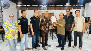 AMS SUMUT SERAHKAN SK KEPENGURUSAN DISTRIK AMS KOTA MEDAN