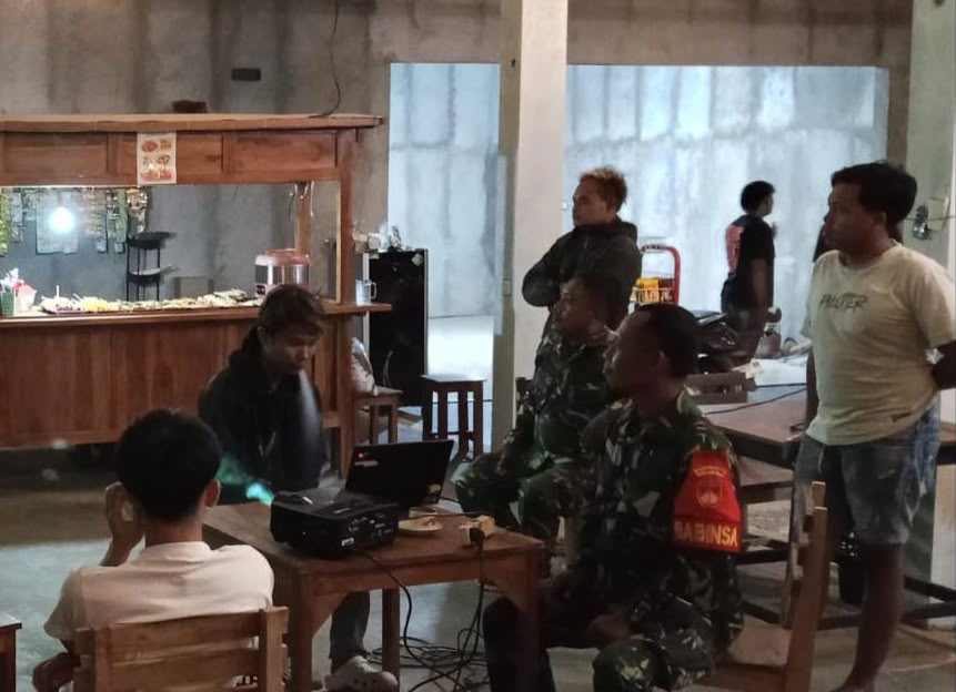Begini Cara Babinsa Koramil Puhpelem Menjaga Keamanan Dan Ketertiban Diwilayah
