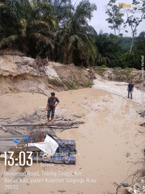 Polres Kuansing Tindak PETI di Tebing Tinggi Benai, Satu Rakit Dimusnahkan