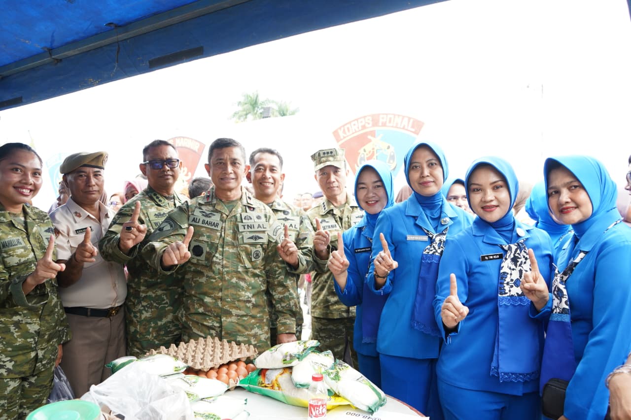 DARI PERAYAAN UNTUK KEBERSAMAAN: BAZAR MURAH KODAERAL I SEMARAKKAN HUT TNI KE-81