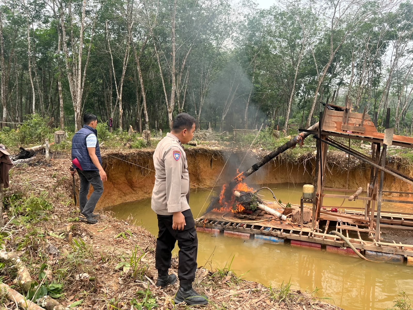 Polsek Pangean Tertibkan Dua Rakit PETI di Desa Pulau Deras