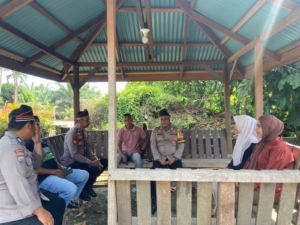 Polsek Jajaran Polres Kuansing Perkuat Komunikasi Kamtibmas melalui Jumat Curhat