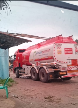 OKNUM PENGAWAS UTAMA PT ELNUSA PETROFIN DIDUGA TERIMA SUAP/UPETI DARI MAFIA GUDANG PENIMBUN BBM BERSUBSIDI