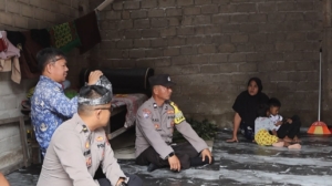 Polres Kuansing Bersama Dinsos Kunjungi Warga Penerima Bantuan