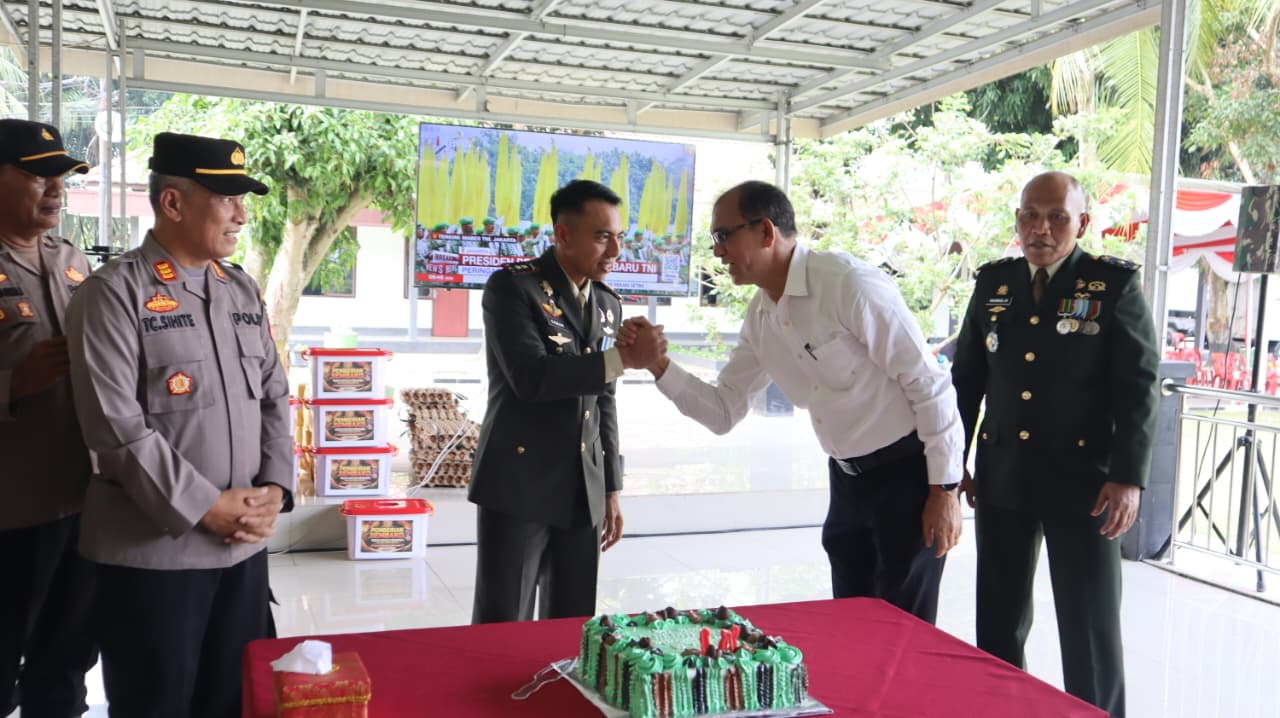 Perkuat Sinergitas TNI-Polri, Polresta Deli Serdang Beri Surprise HUT Ke-81 TNI