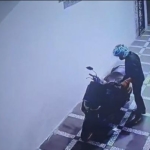 Terekam CCTV, Yamaha NMAX Warga Griya 1 Martubung Dicuri saat Subuh