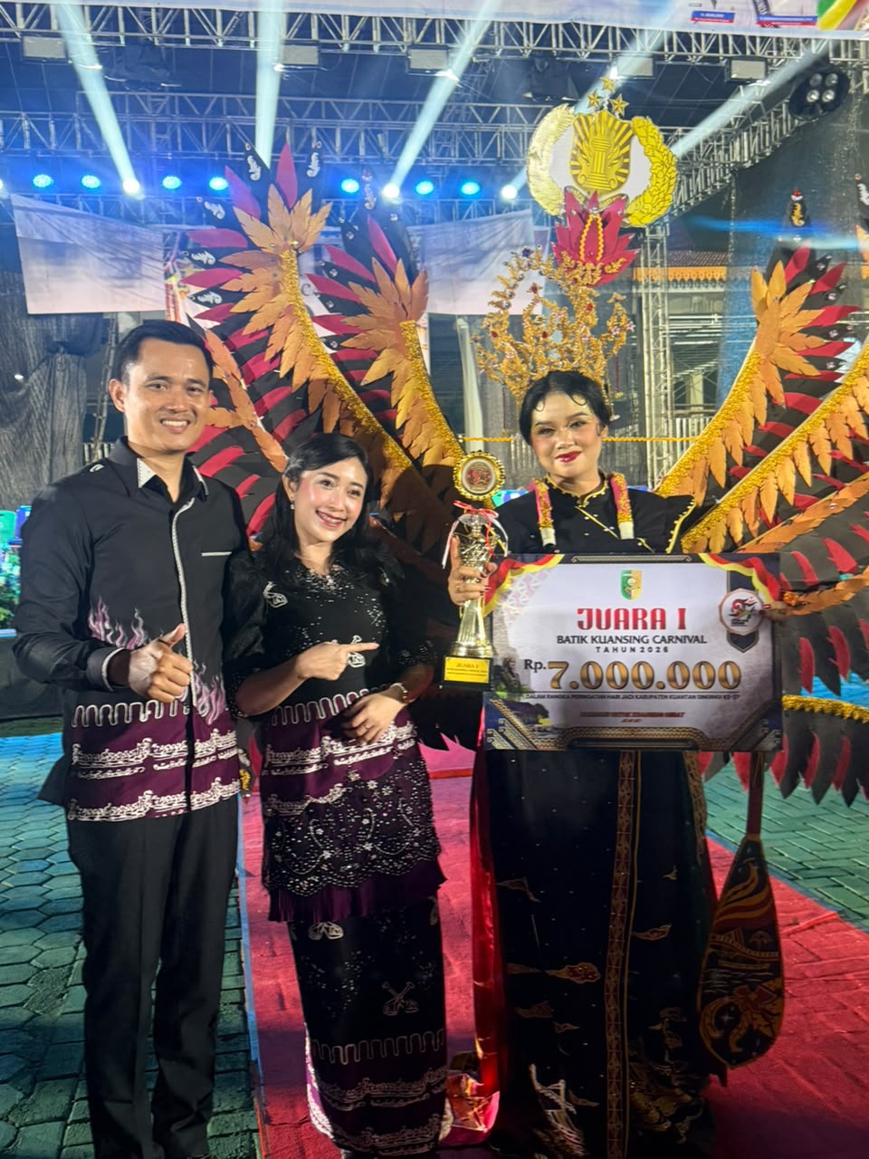 Polres Kuansing Raih Juara 1 Batik Carnival Semarak HUT Kuansing ke-27