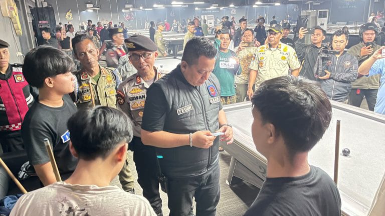 Satpol PP Purwakarta Patroli Jam Malam Pelajar, Kedepankan Pembinaan