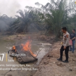 Polsek Benai Tertibkan Aktivitas PETI di Desa Geringging Baru, Dua Rakit Dimusnahkan