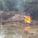 Polres Kuantan Singingi Tertibkan 3 Rakit Peti di Dua titik Lokasi