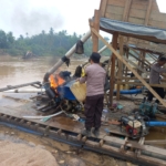 Polsek Cerenti Tindak Lanjut Pengaduan Masyarakat Melalui Layanan Kepolisian 110, Tiga Rakit PETI di Sungai Kuantan Ditindak