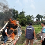 Polsek Singingi Hilir Tertibkan Aktivitas PETI di Desa Petai, Empat Rakit Dompeng Dimusnahkan