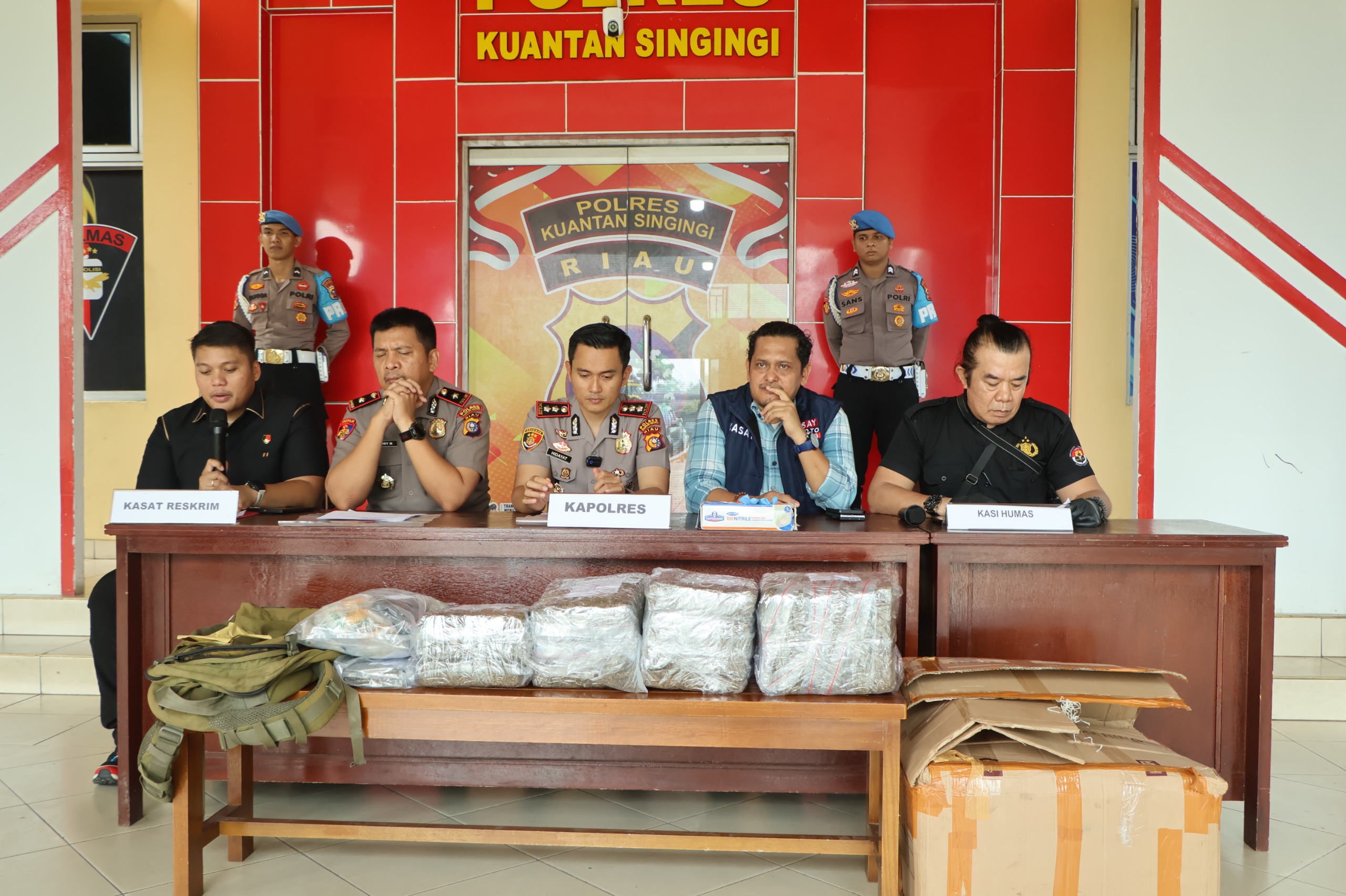 Polres Kuansing Ungkap Kasus BBM Bersubsidi dan Ganja, Empat Tersangka Diproses Hukum