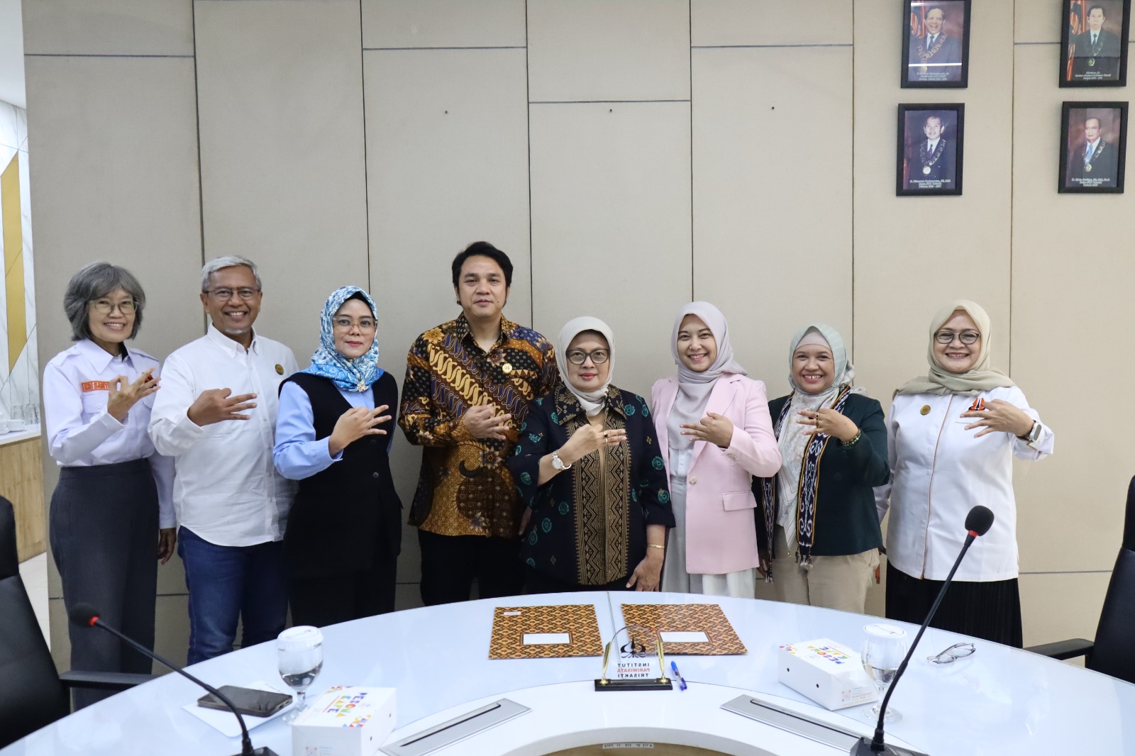 PT Azwari Berlian Traaz dan IKAPTRI Tandatangani MoU, Dorong Sinergi Pembangunan Ekosistem Pariwisata Ramah Muslim