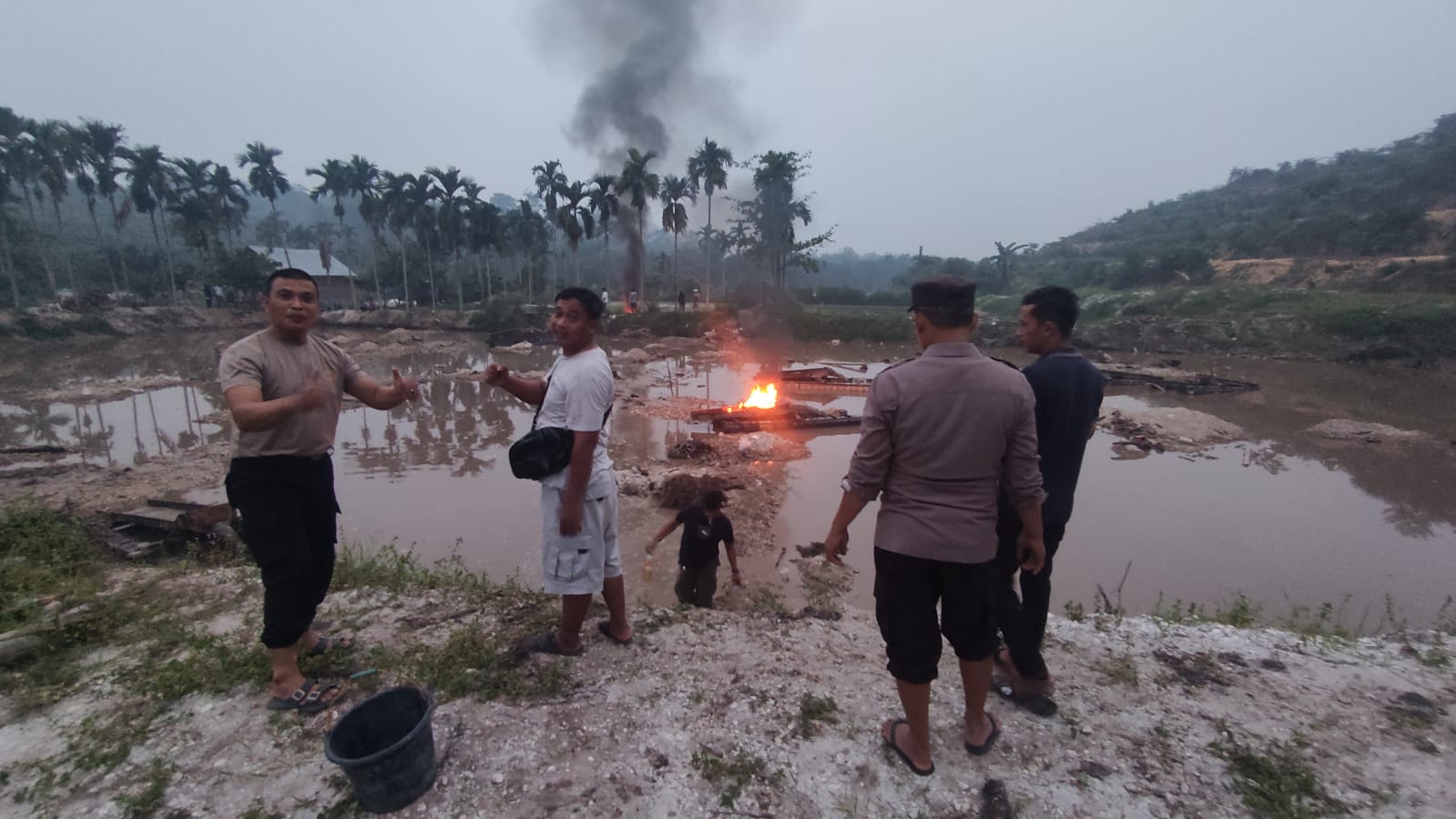 Polsek Kuantan Tengah Tertibkan dan Musnahkan 11 Unit PETI di Desa Kampung Baru Sentajo