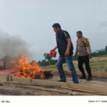 Polres Kuansing Musnahkan Sembilan Rakit Dompeng PETI di Dua Lokasi