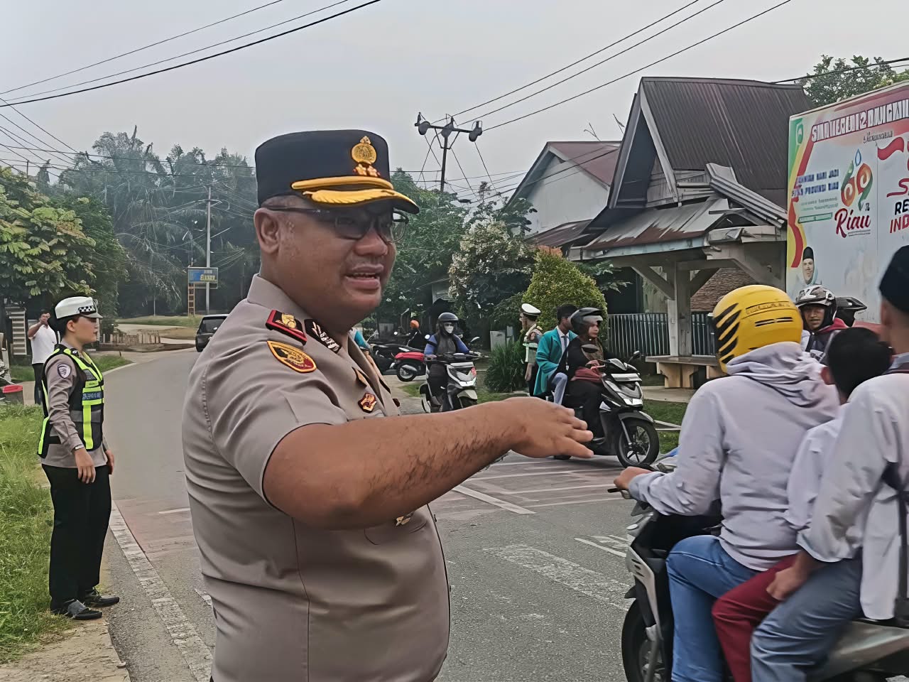 Hadir di Jam Sibuk Sekolah, Kapolres Kampar: Kenyamanan Warga di Jalan Adalah Prioritas Kami